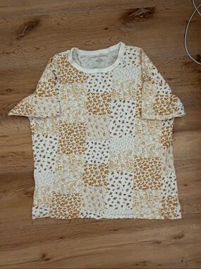American Eagle Cream Tee with Gold Paisley Print